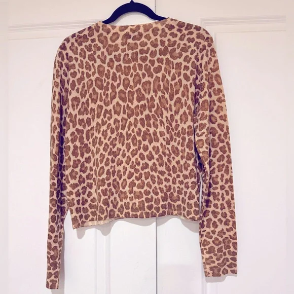 J.Crew Classic merino wool sweater in Leopard Print NWOT - Picture 4 of 6